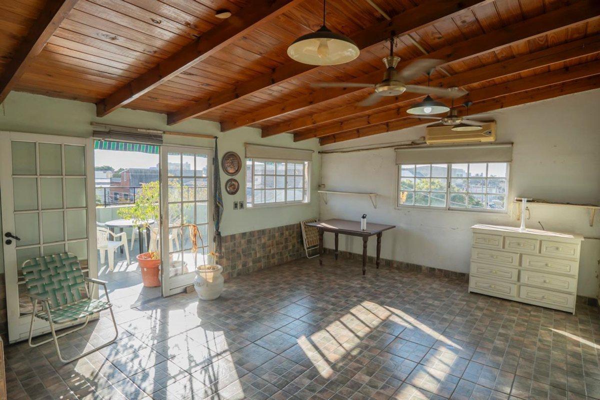 Foto de VENTA PH 3 AMBIENTES CON QUINCHO LANUS OESTE, imagen 2