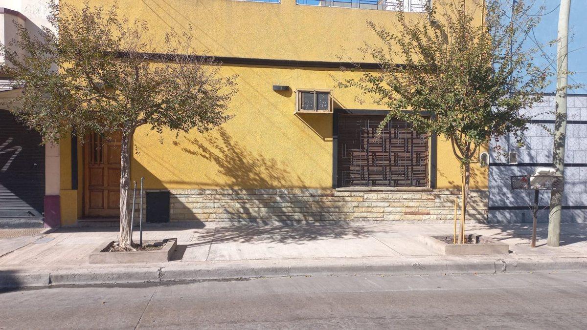 Foto de VENTA CASA 4 AMB MAS DEPTO 2 AMB V.ALSINA, imagen 1