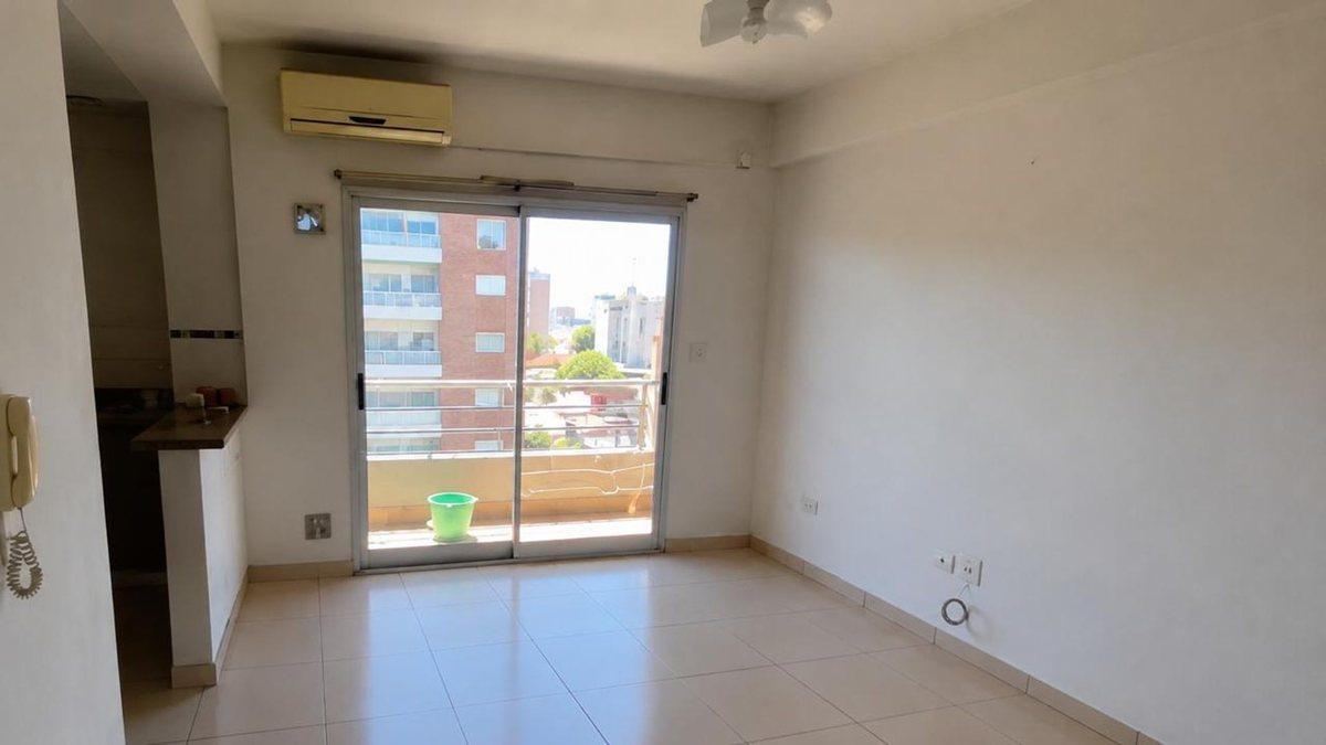 Foto de DEPARTAMENTO EN VENTA 2 AMB. CON BALCON LANUS E., imagen 2