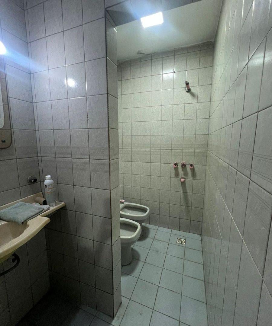 Foto de Local Comercial Venta sobre Av. Hipólito Yrigoyen, imagen 1