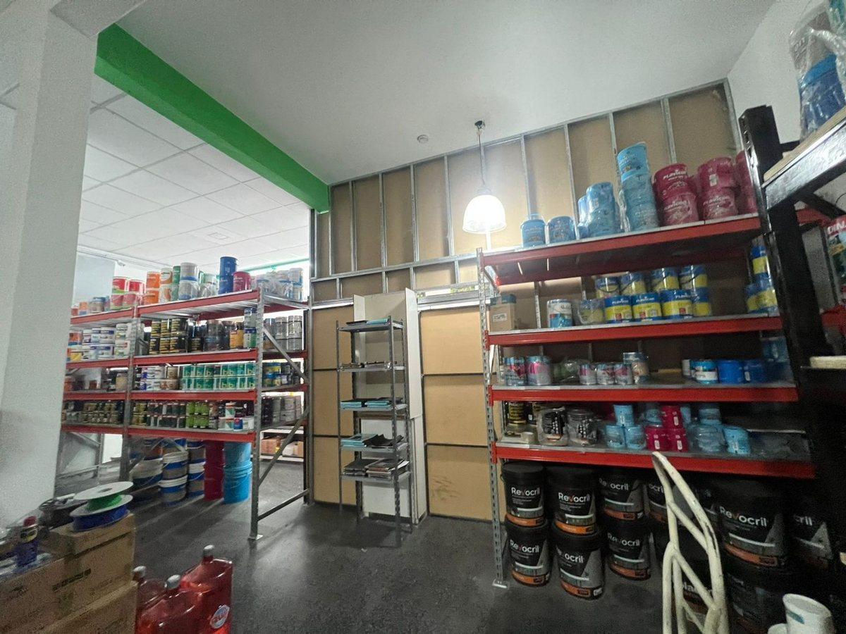 Foto de Local Comercial Venta sobre Av. Hipólito Yrigoyen, imagen 4