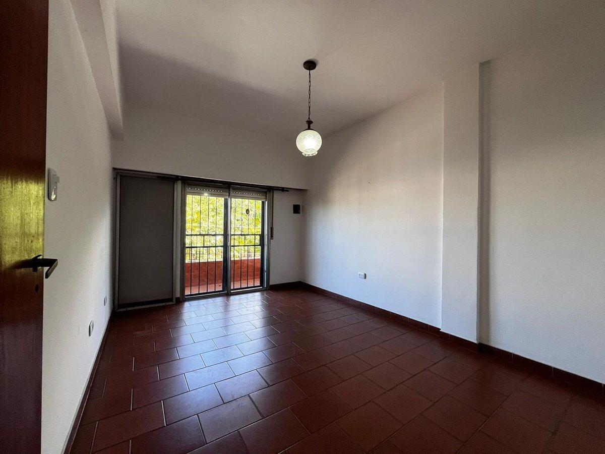 Foto de VENTA DE CASA + GALPON- WILDE- APTA CREDITO, imagen 2