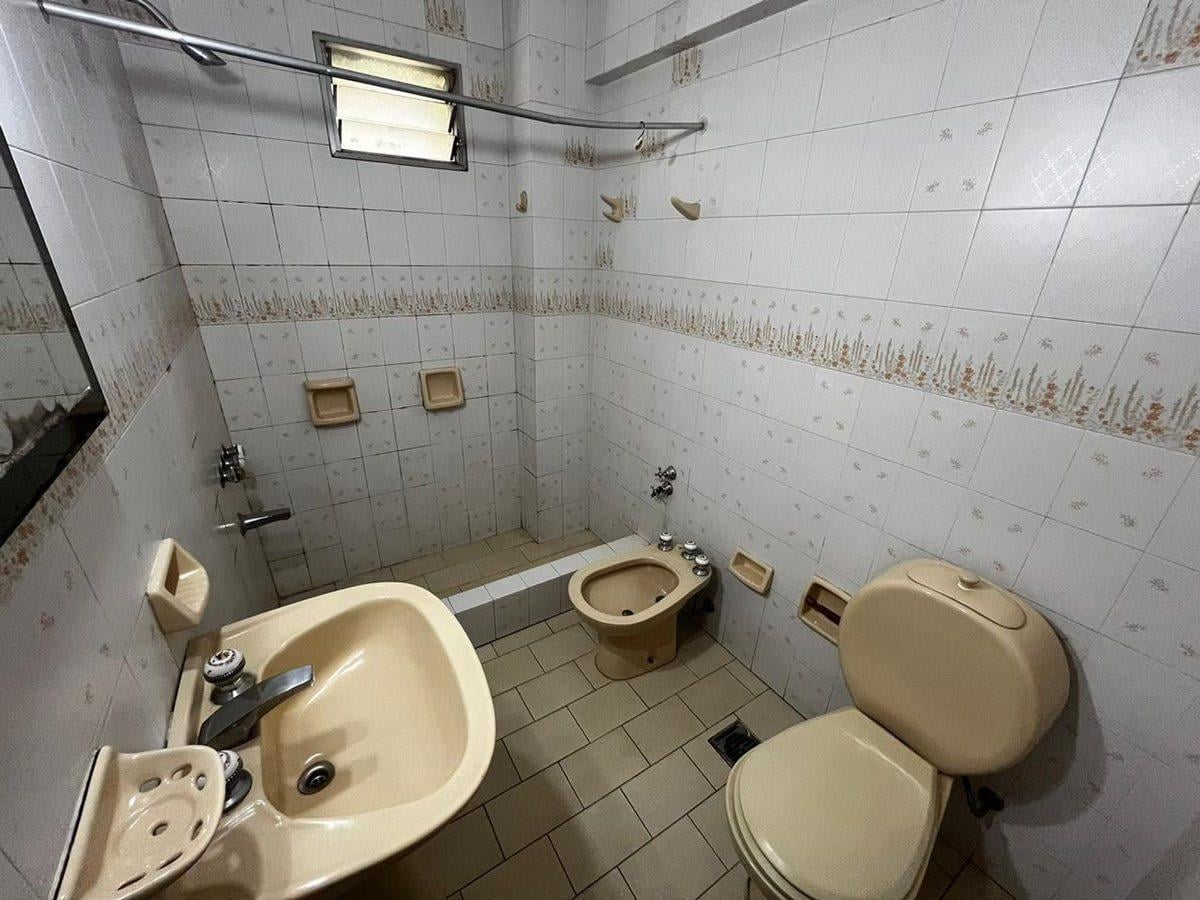 Foto de VENTA DE CASA + GALPON- WILDE- APTA CREDITO, imagen 3