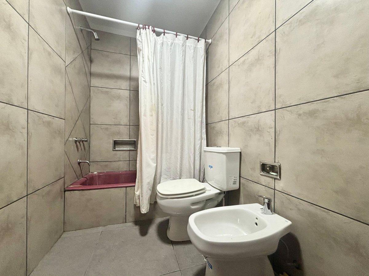 Foto de CASA EN VENTA 5 AMB-COCHERA-PATIO V. ALSINA, imagen 1