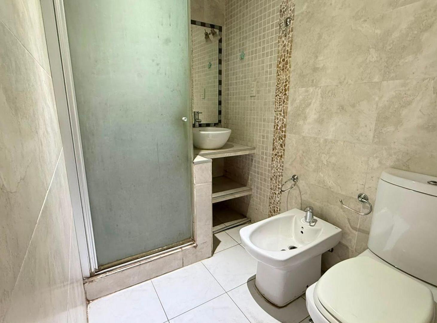 Foto de PH TIPO CASA EN VENTA 4 AMB CON PATIO Y QUINCHO, imagen 5