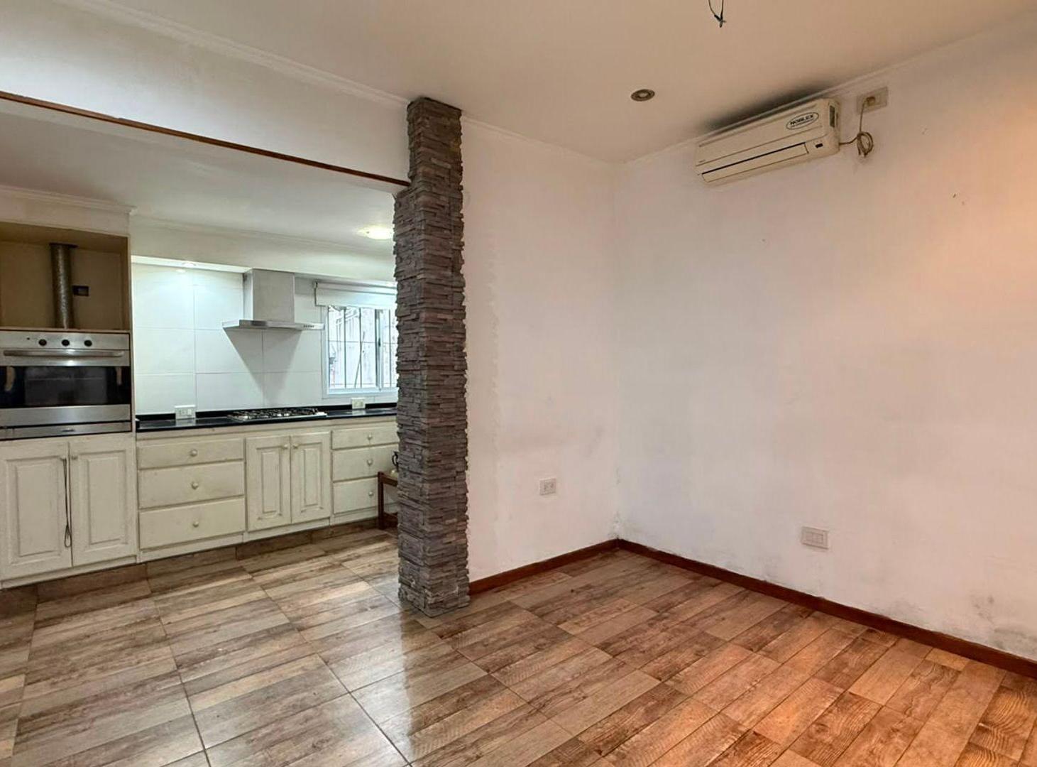 Foto de PH TIPO CASA EN VENTA 4 AMB CON PATIO Y QUINCHO, imagen 1