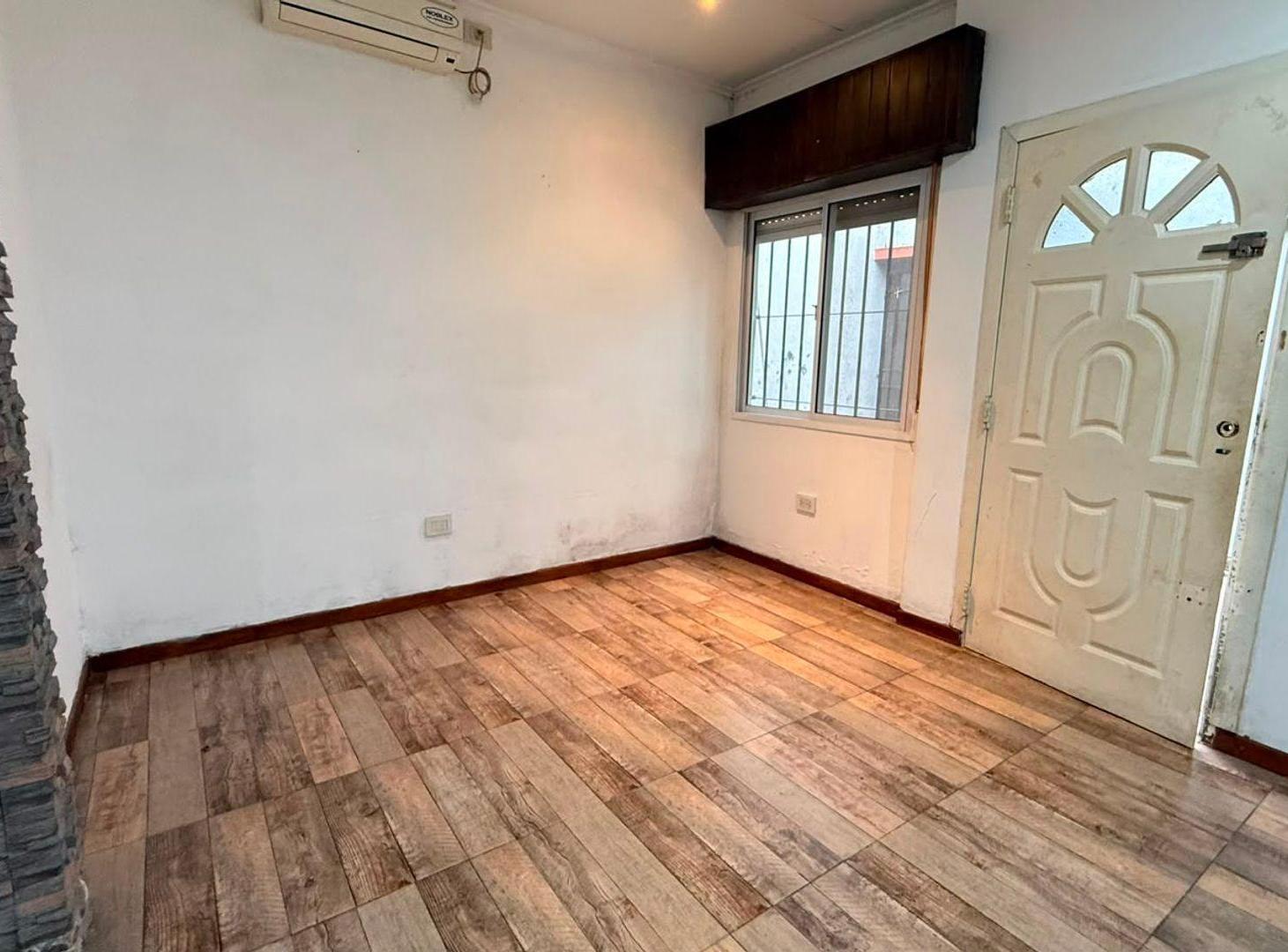 Foto de PH TIPO CASA EN VENTA 4 AMB CON PATIO Y QUINCHO, imagen 4