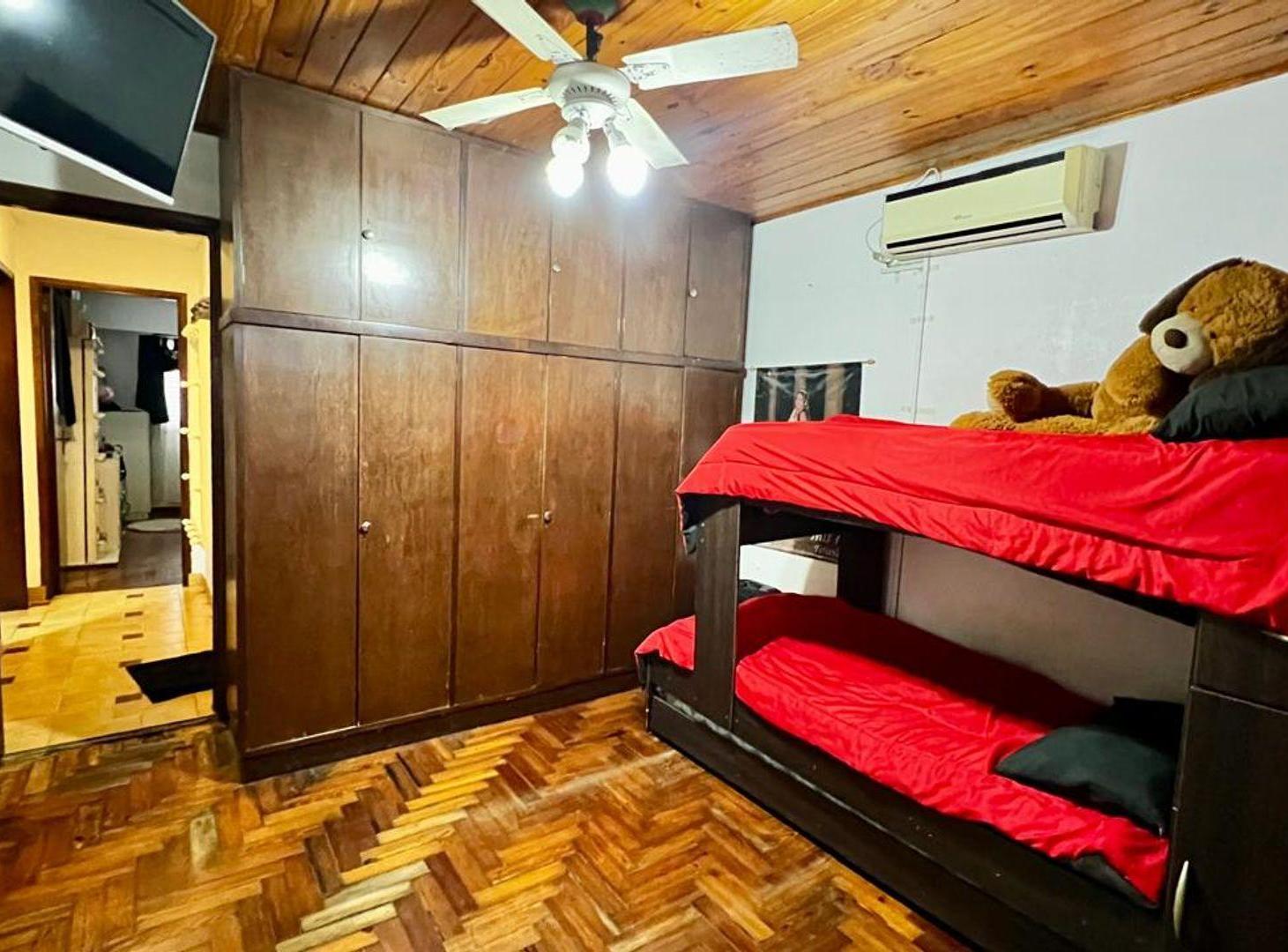 Foto de CASA EN VENTA EN LANUS CON PILETA - ONCATIVO 431, imagen 4