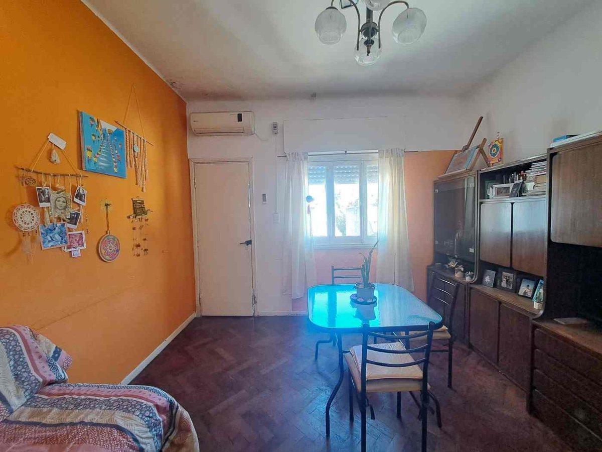 Foto de VENTA PH 2 AMB EN PLANTA ALTA APTO CRÉDITO LANÚS O, imagen 1