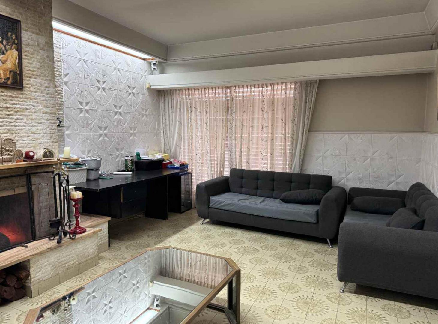 Foto de CASA 4 AMB BANFIELD PARQUE GARAGE PISCINA APTO CR, imagen 3