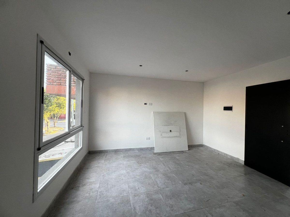 Foto de VENTA DEPARTAMENTO 2 AMB - LANUS, imagen 4
