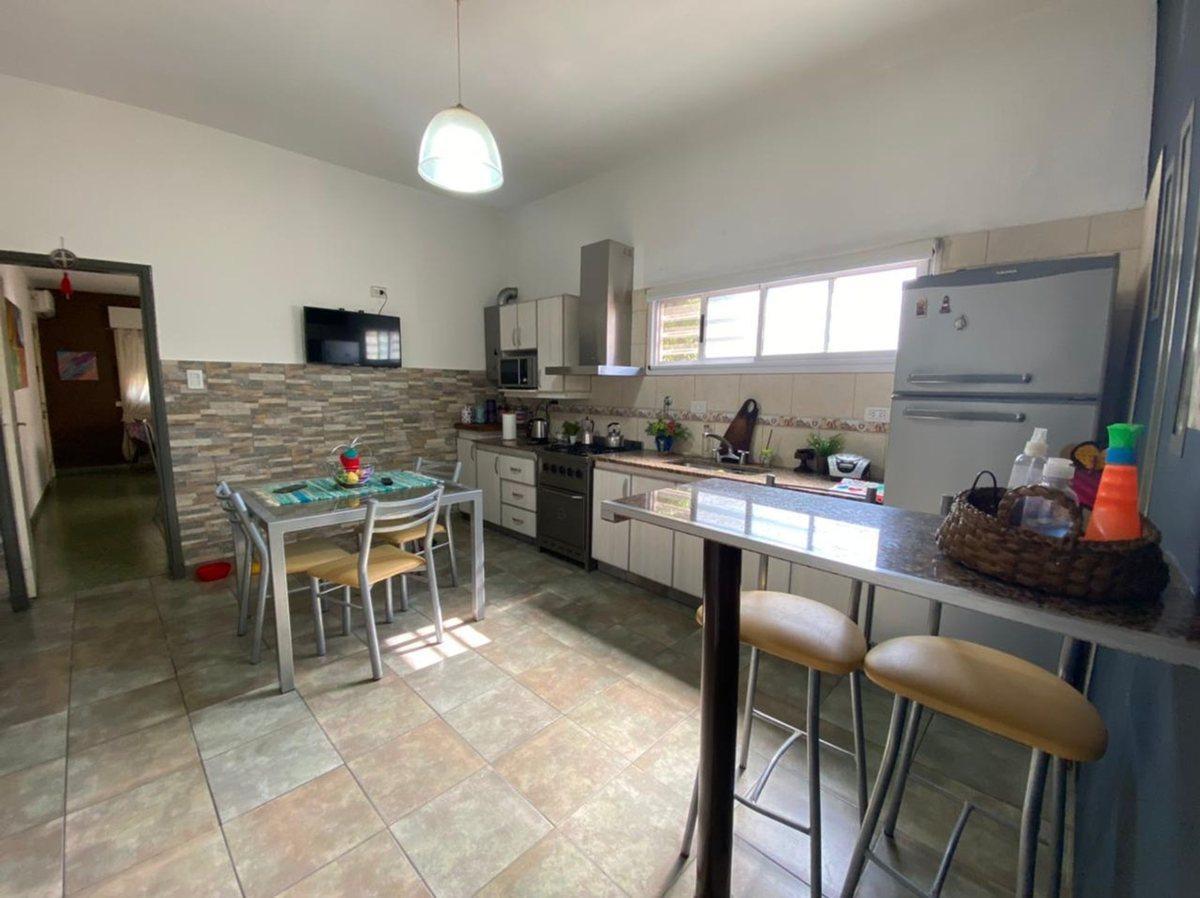 Foto de VENTA 2 CASAS DE 3 AMB CON COCHERA - V.ALSINA, imagen 4