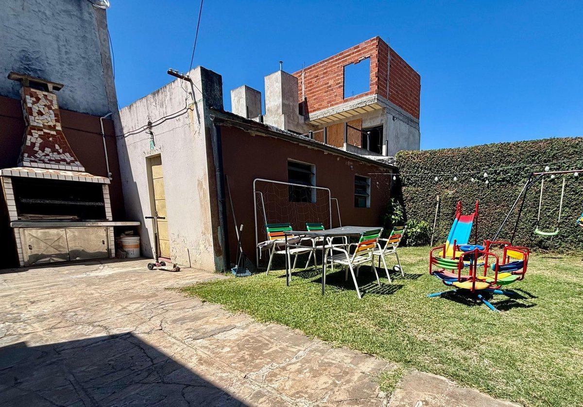 Foto de Casa en venta 3 amb c/jardín y cochera -TEMPERLEY, imagen 4