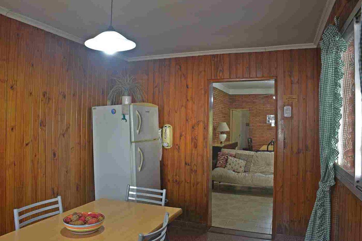 Foto de VENTA CASA 3 AMB C/ COCHERA Y PATIO - V. ALSINA, imagen 3