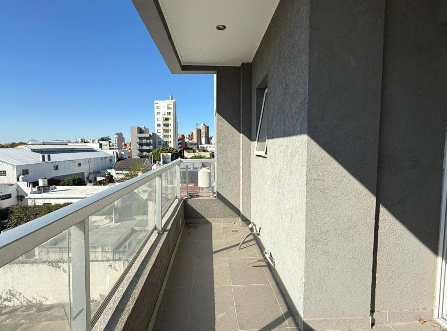 Foto de VENTA DTO 2 AMB A ESTRNAR- LANUS OESTE, imagen 1