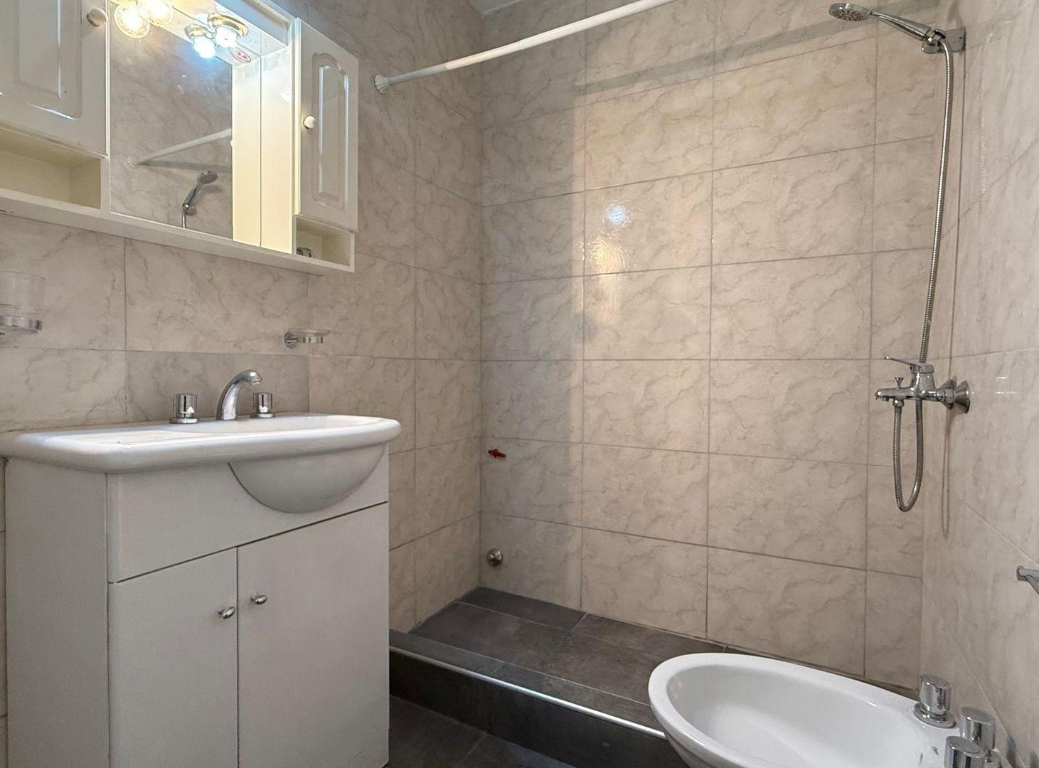 Foto de VENTA PH 2 AMB SIN EXPEN CON PATIO TERRAZA PIÑEYRO, imagen 5