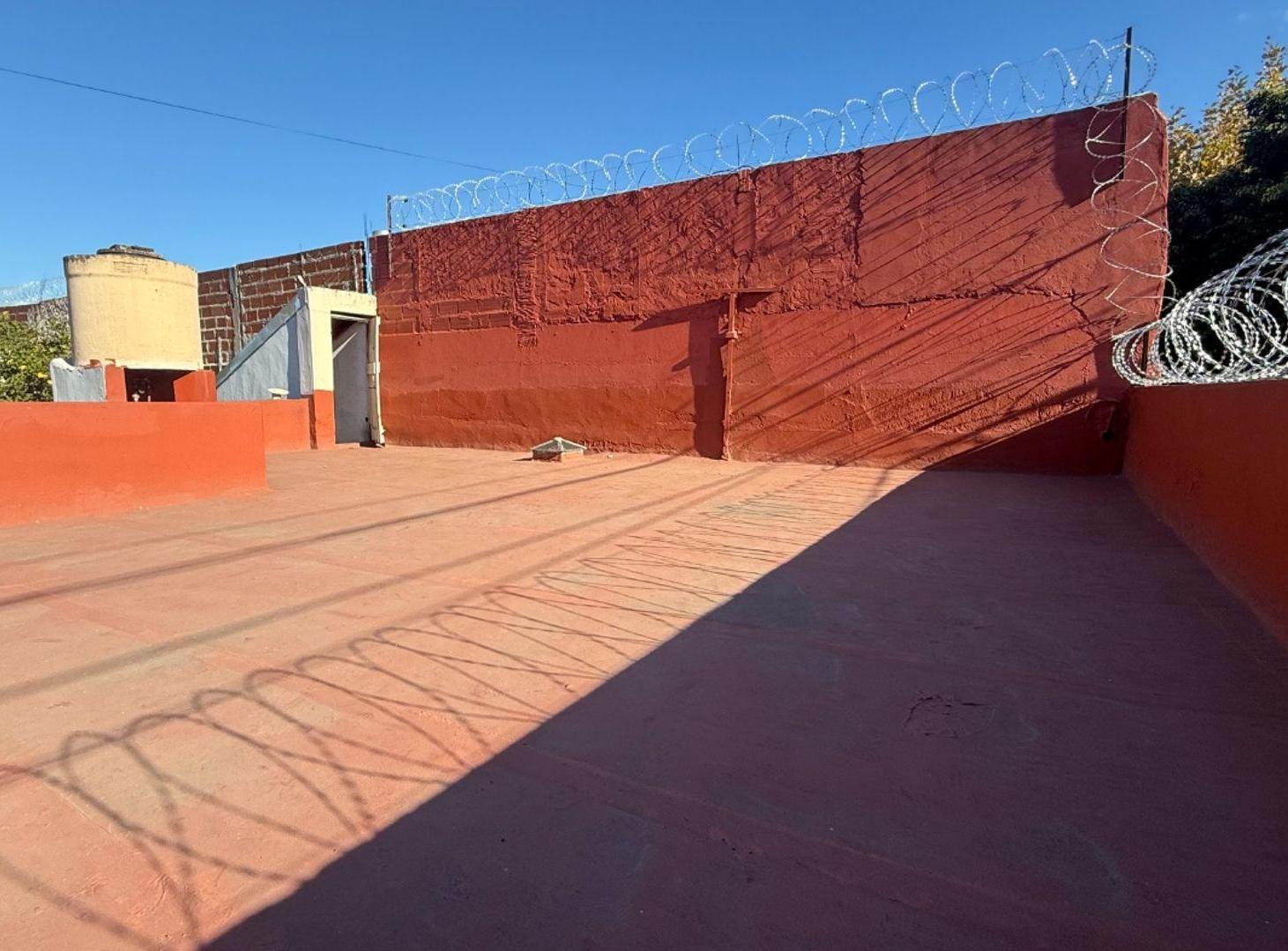 Foto de VENTA PH 2 AMB SIN EXPEN CON PATIO TERRAZA PIÑEYRO, imagen 4