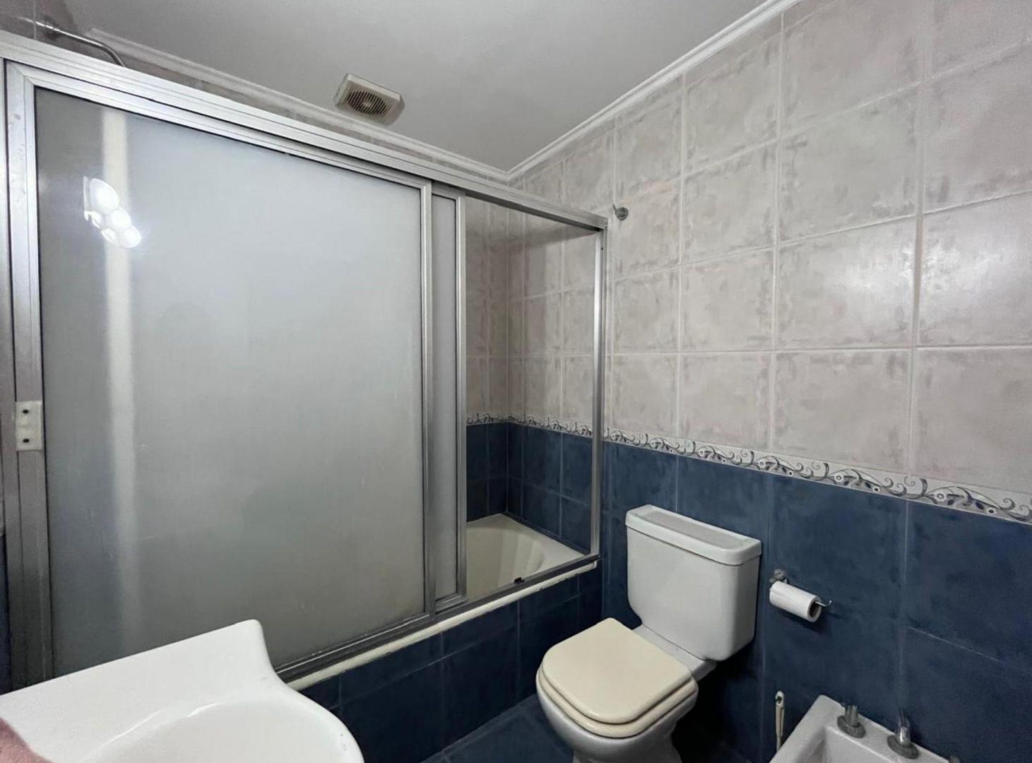 Foto de Casa 6 ambientes con pileta en Bernal APTO CREDITO, imagen 1