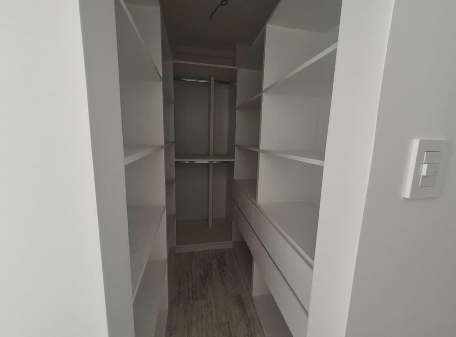 Foto de VENTA PISO 4 AMB A ESTRENAR C/ COCHERA LANUSITA, imagen 2