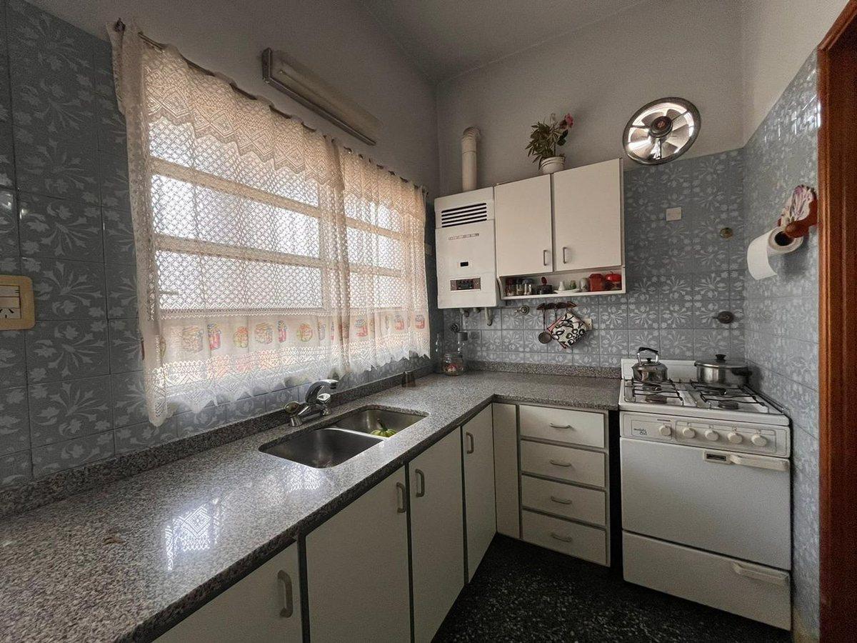 Foto de VENTA CASA EN BLOQUE-VALENTIN ALSINA, imagen 1