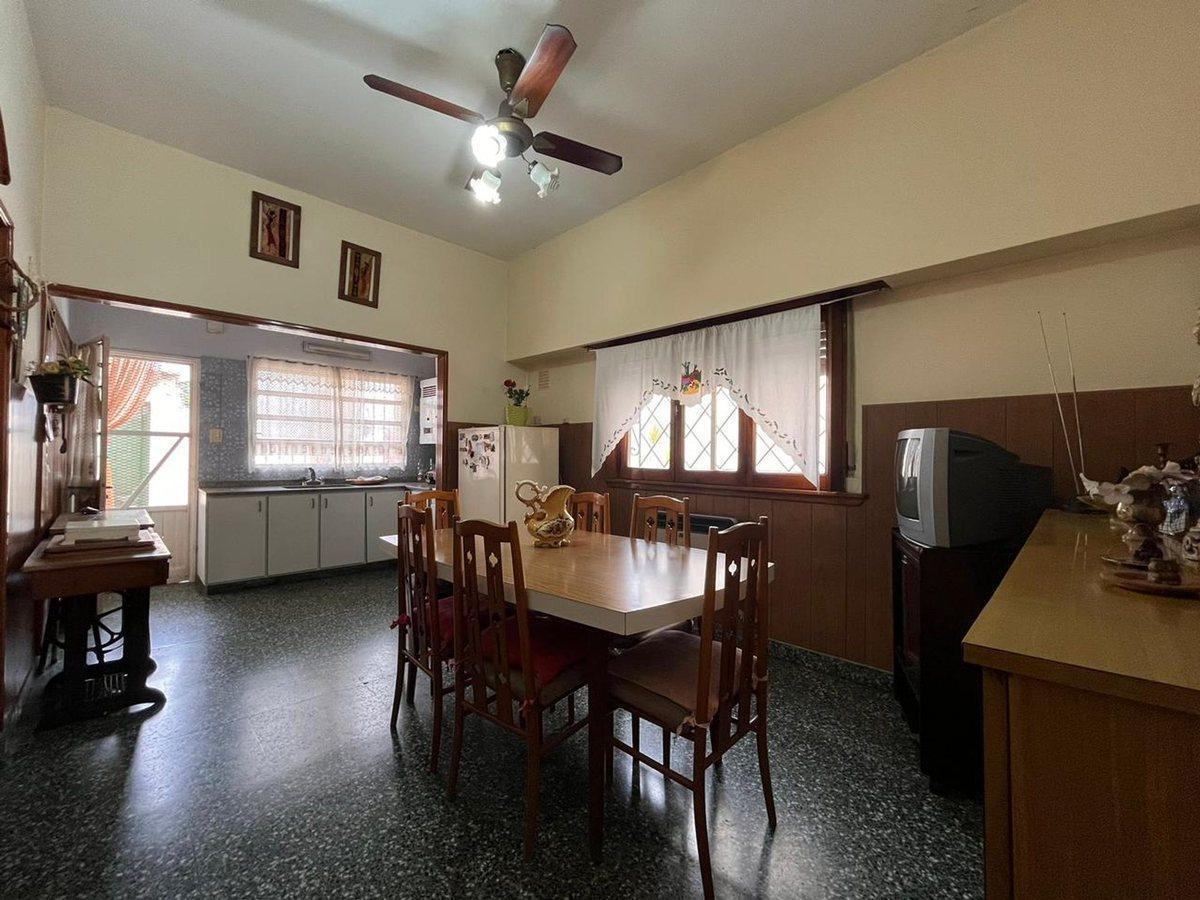 Foto de VENTA CASA EN BLOQUE-VALENTIN ALSINA, imagen 5