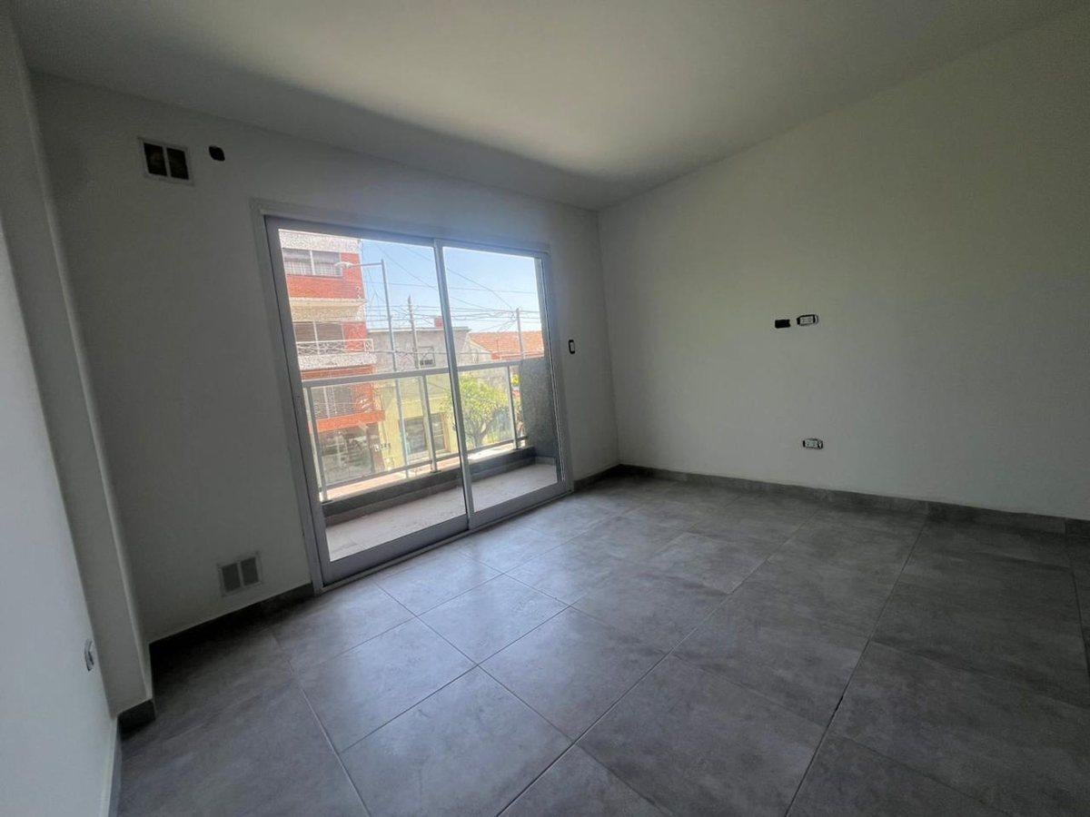Foto de Dpto 1 amb a estrenar con balcon Lanus Oeste, imagen 4