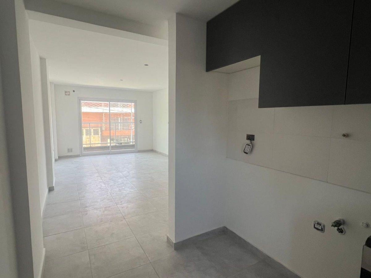 Foto de Dpto 1 amb a estrenar con balcon Lanus Oeste, imagen 2