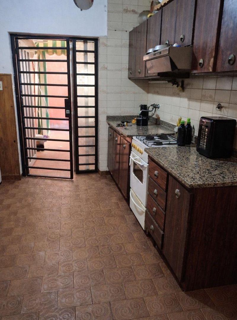 Foto de CASA 3 AMB. EN LOTE PROPIO C/ TERRAZA LANUS OESTE., imagen 3