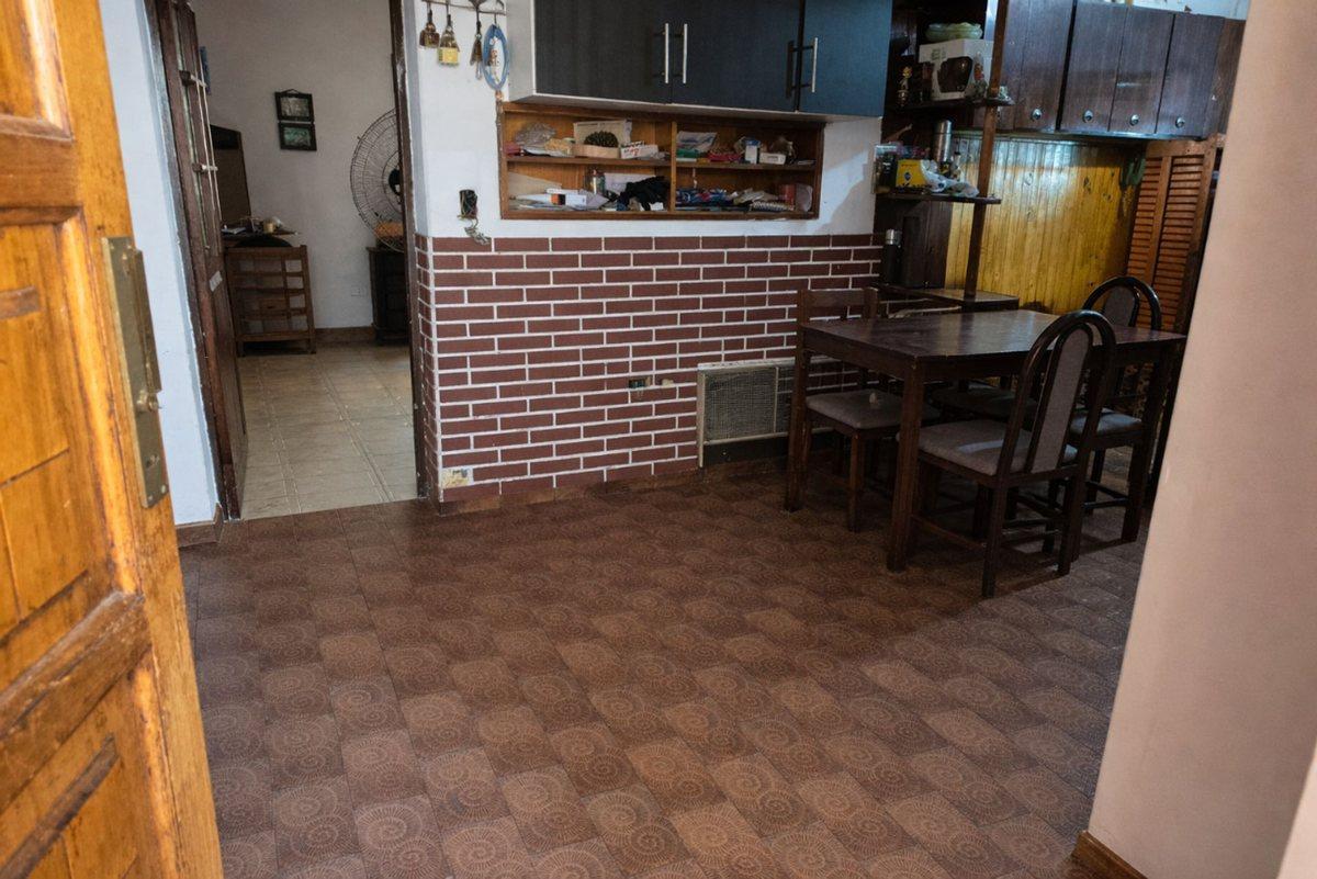 Foto de CASA 3 AMB. EN LOTE PROPIO C/ TERRAZA LANUS OESTE., imagen 1