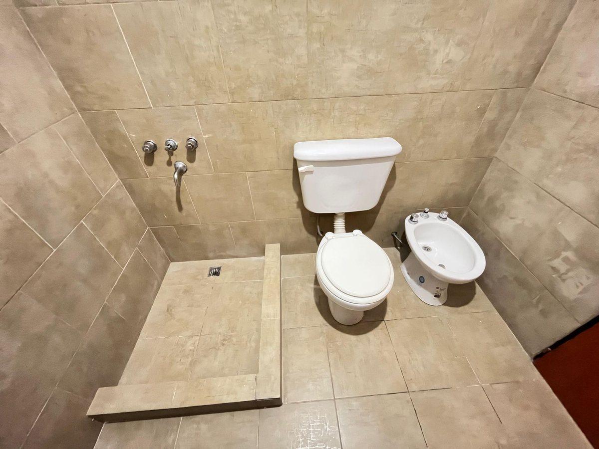 Foto de VENTA DEPTO C/BALCON COCHERA LANÚS O., imagen 3