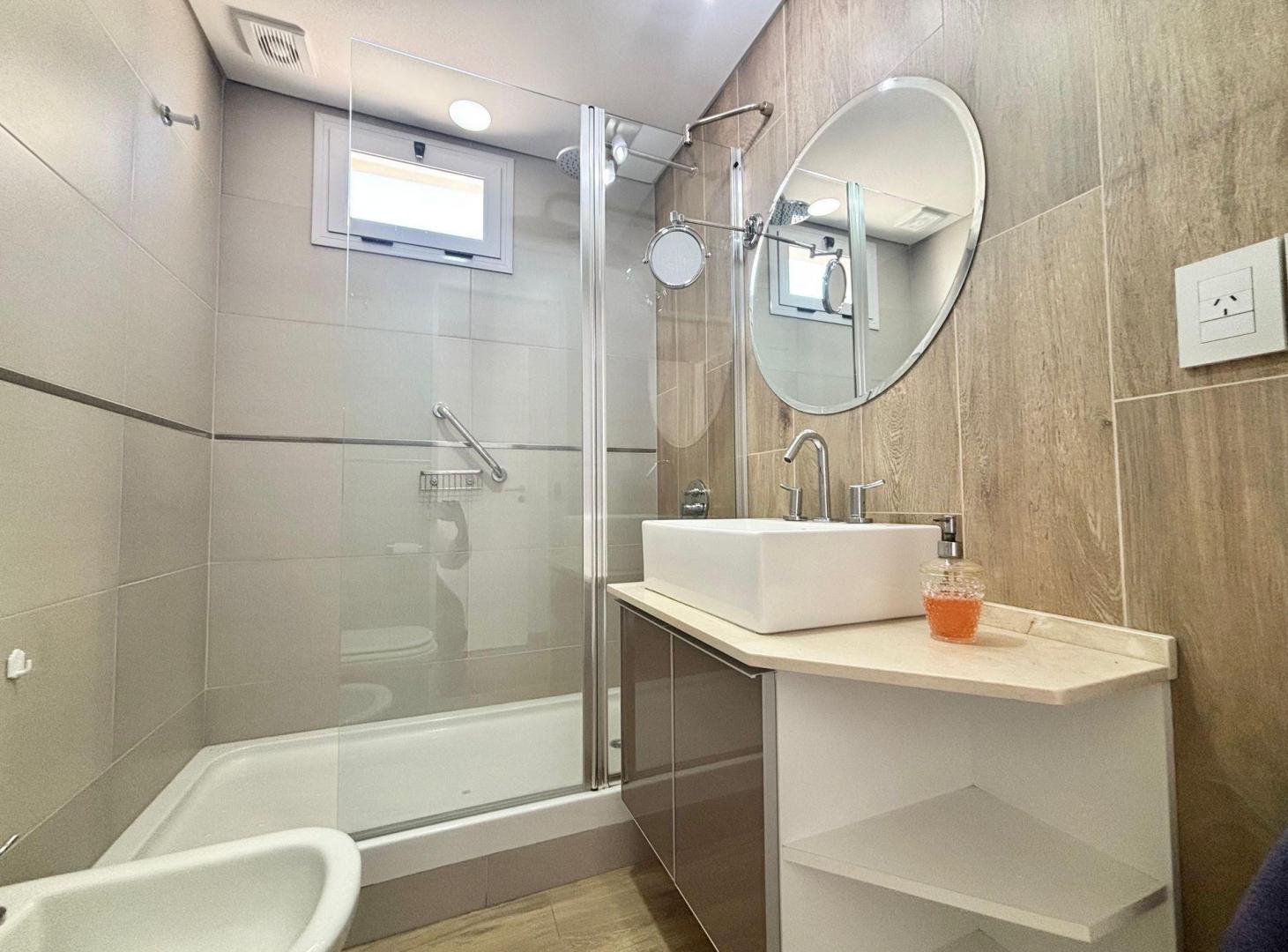Foto de EN VENTA 3 AMB C/COCHERA DOBLE Y BALCON LANUS ESTE, imagen 1