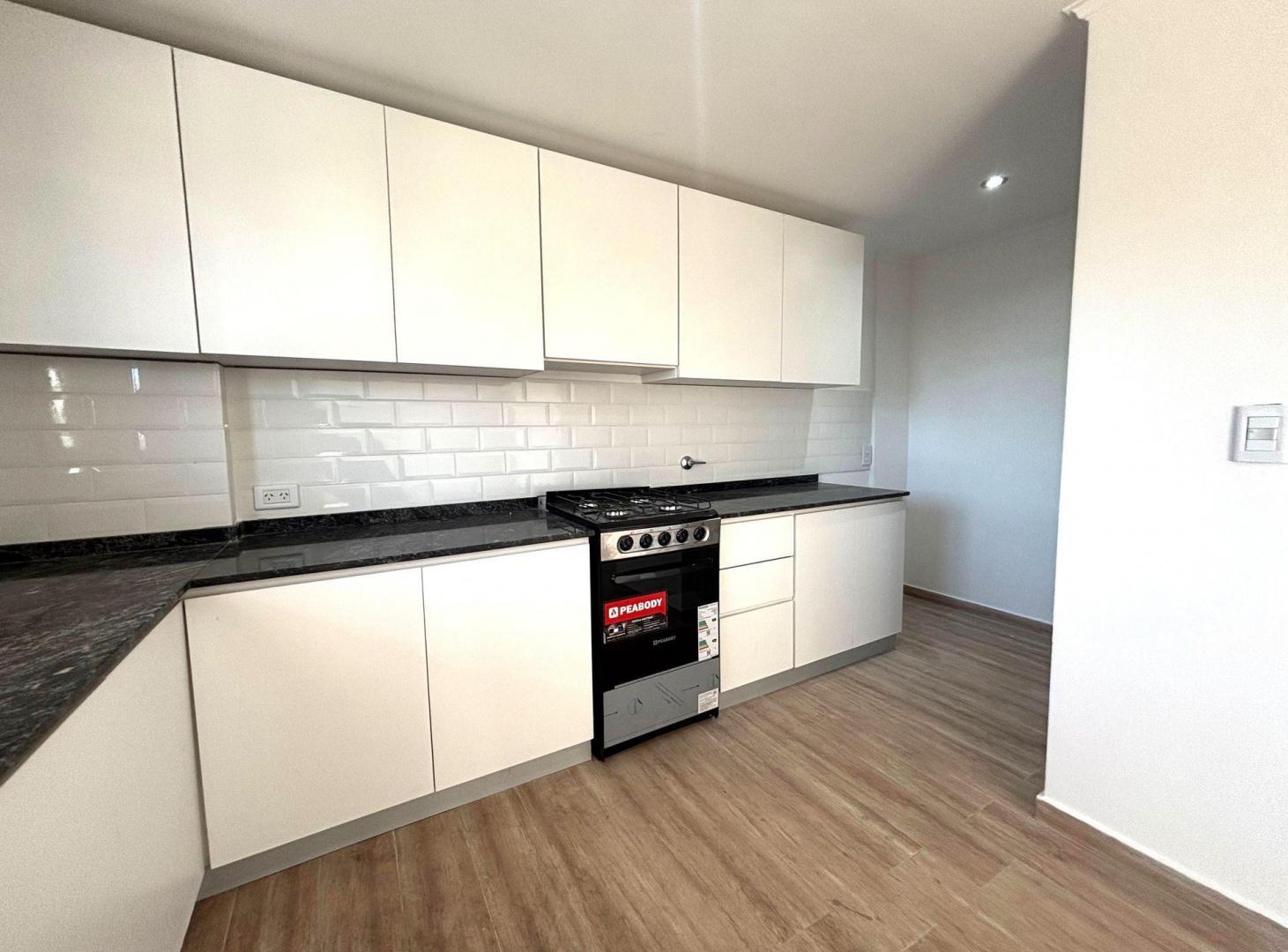 Foto de VENTA DEPTO 3 AMB A ESTRENAR C/COCHERA LANÚS OESTE, imagen 2