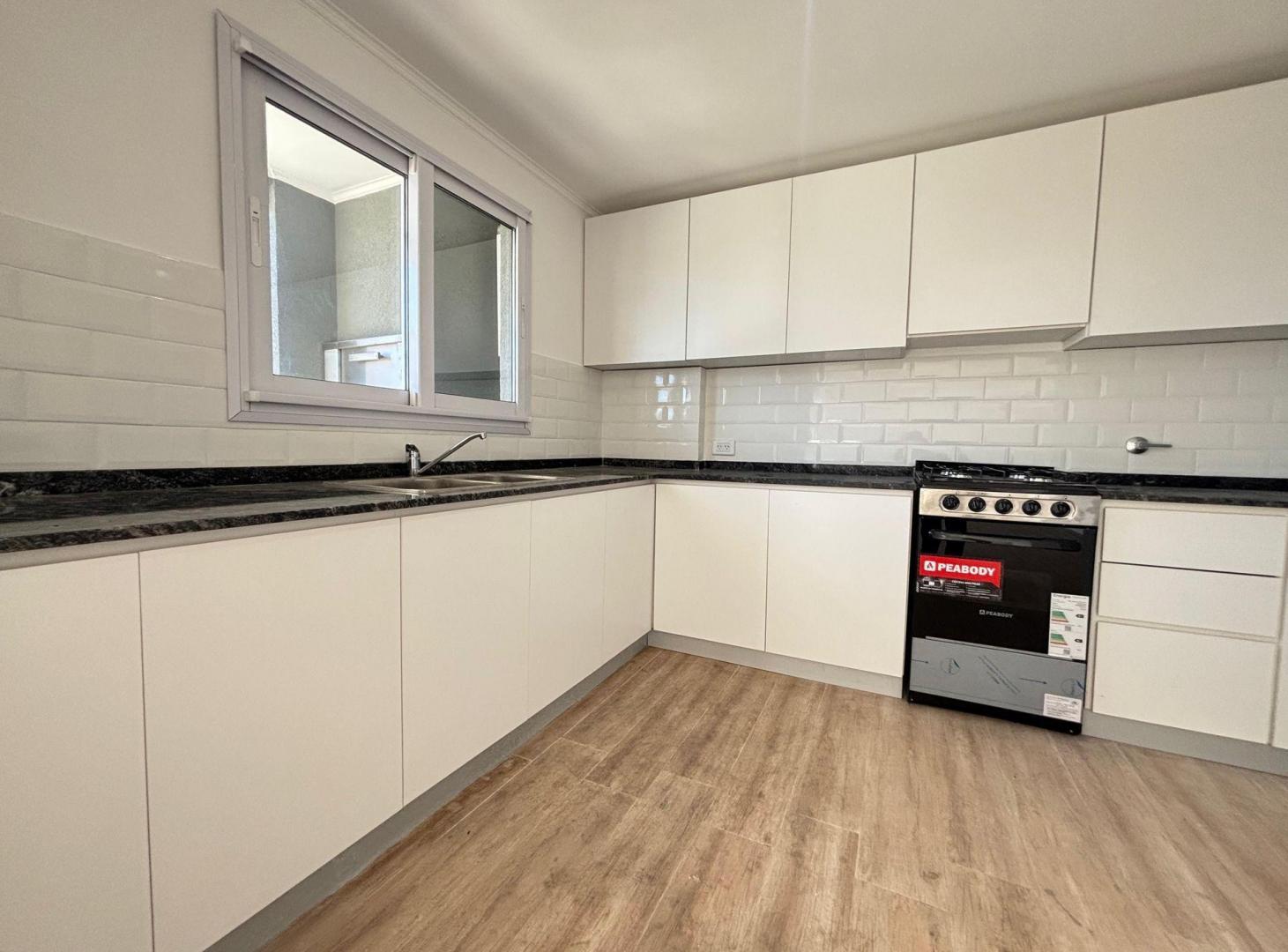 Foto de VENTA DEPTO 3 AMB A ESTRENAR C/COCHERA LANÚS OESTE, imagen 4