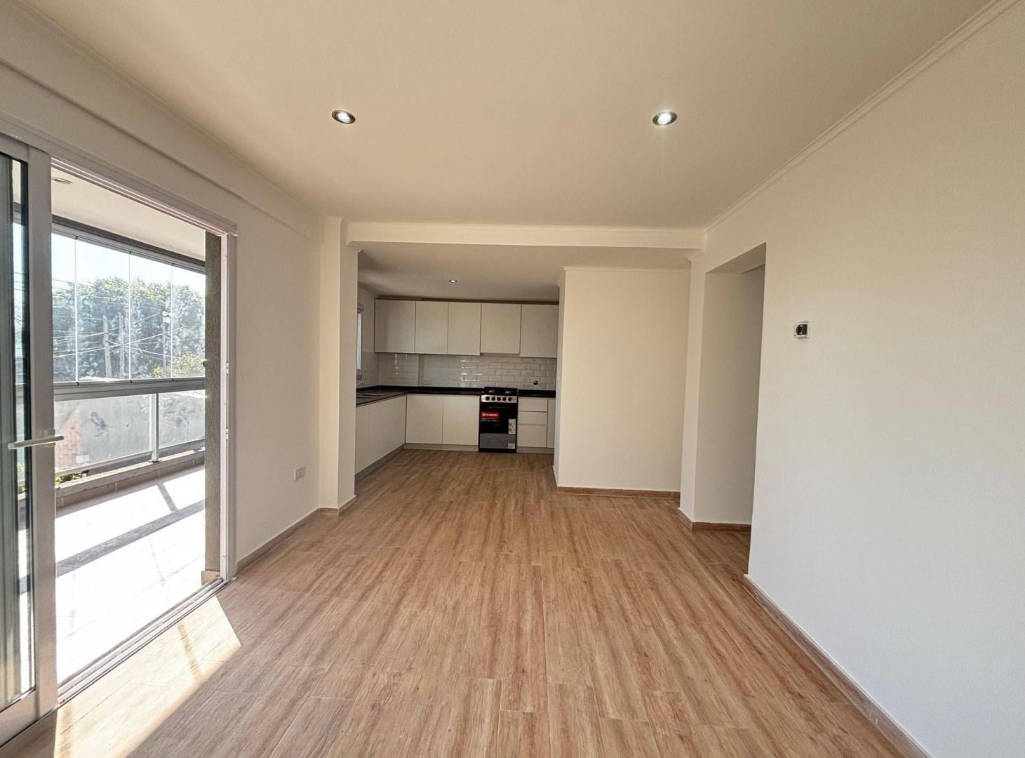 Foto de VENTA DEPTO 3 AMB A ESTRENAR C/COCHERA LANÚS OESTE, imagen 1