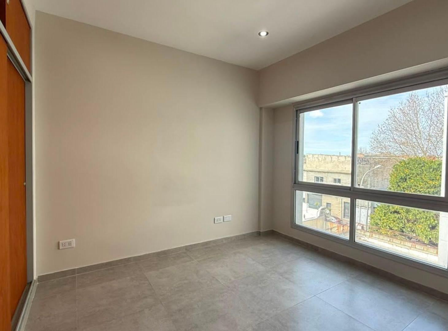 Foto de Departamento 2 amb en alquiler - Valentin Alsina, imagen 2