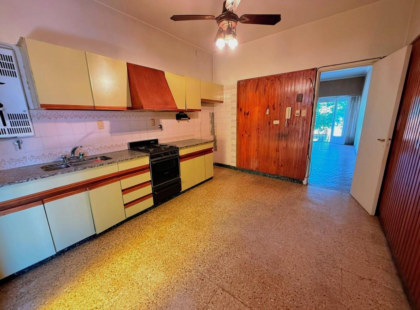 Foto de VENTA PH 4 AMBIENTES CON PATIO Y TERRAZA | V. ALSI, imagen 3