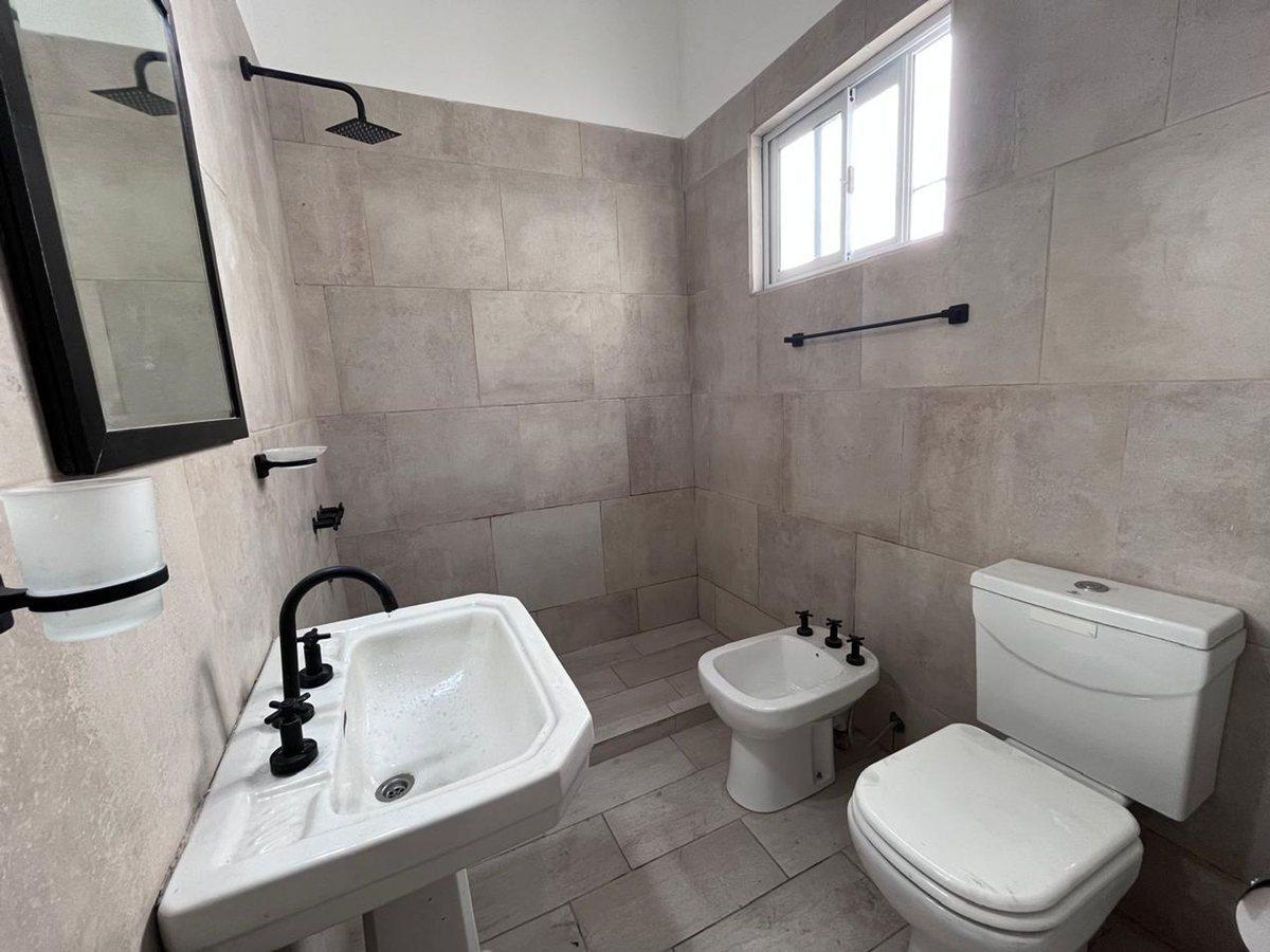 Foto de Casa 5 ambientes en venta en Gerli Avellaneda, imagen 4