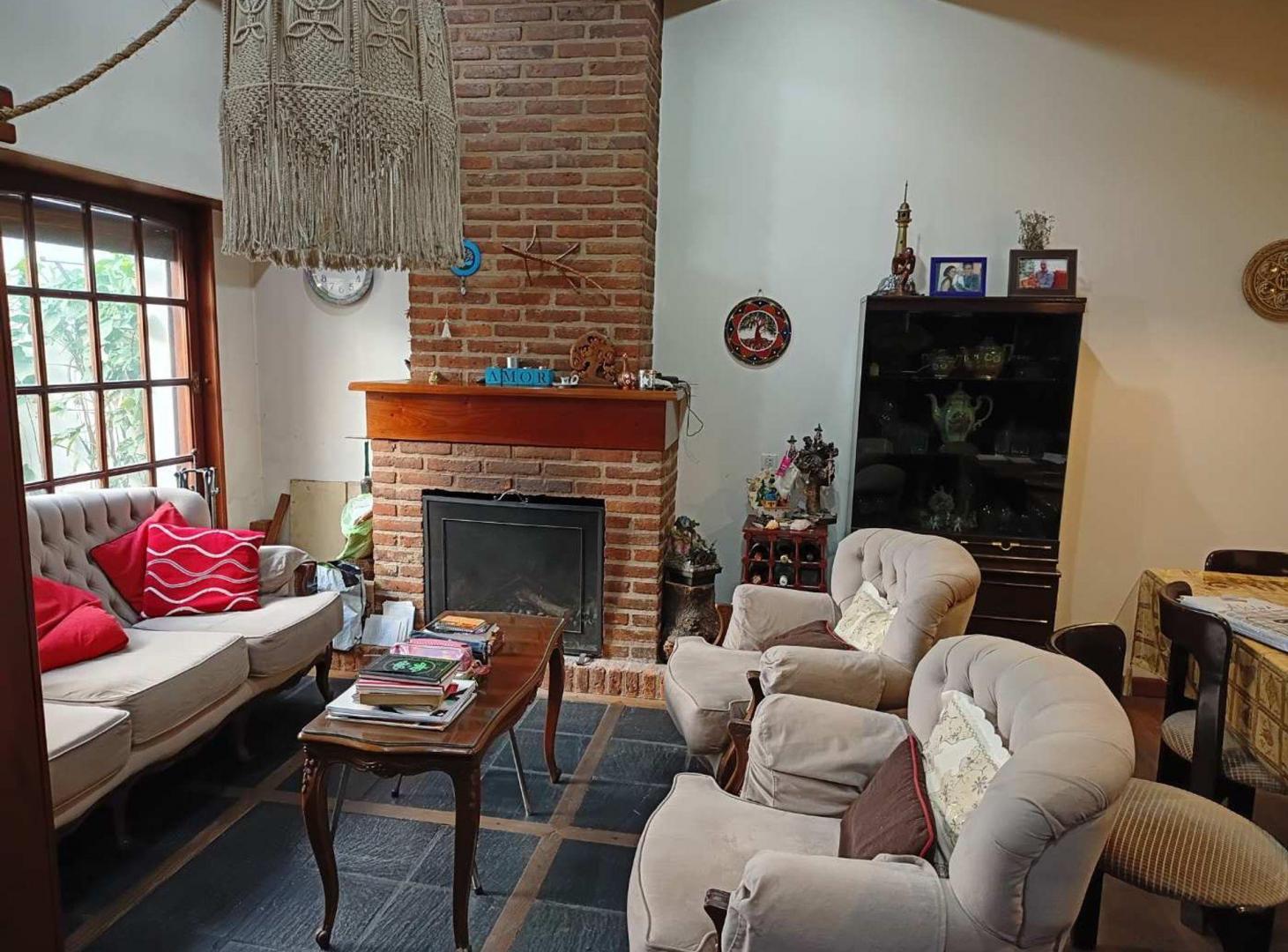 Foto de CASA 5 AMBIENTES VENTA VALENTIN ALSINA, imagen 4