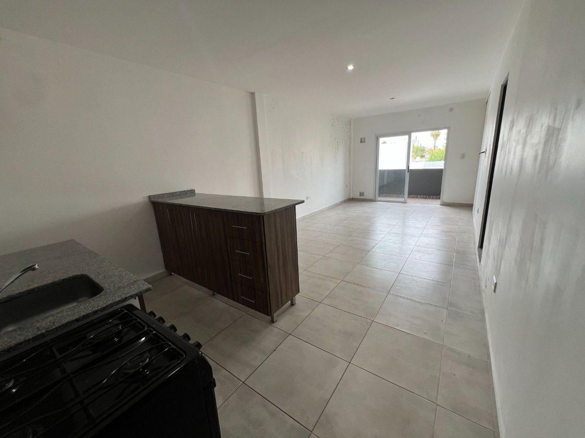 Foto de DPTO EN VENTA MONOAMBIENTE CON BALCON LANUS OESTE, imagen 3
