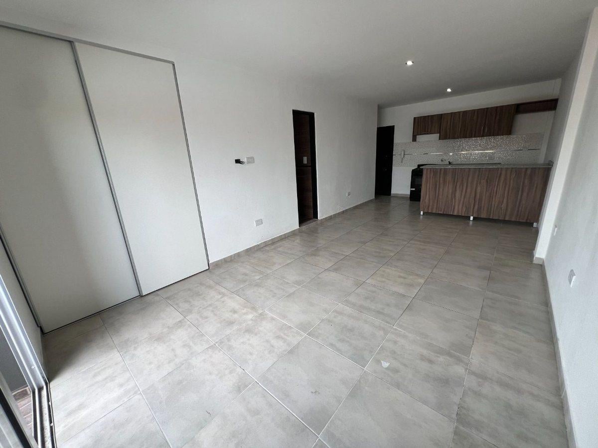 Foto de DPTO EN VENTA MONOAMBIENTE CON BALCON LANUS OESTE, imagen 1