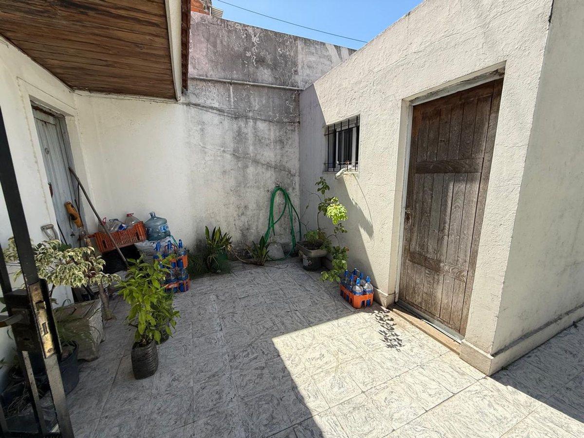 Foto de VENTA CASA 3 AMBIENTES VALENTIN A. APTO CREDITO, imagen 3