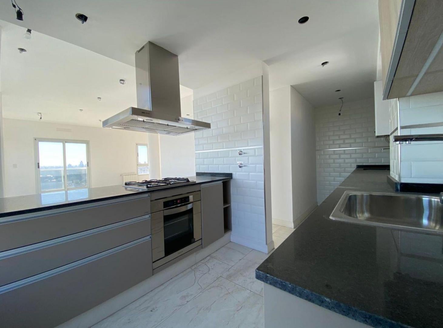 Foto de VENTA 3 AMB. A ESTRENAR CON COCHERA - LOMAS CENTRO, imagen 1