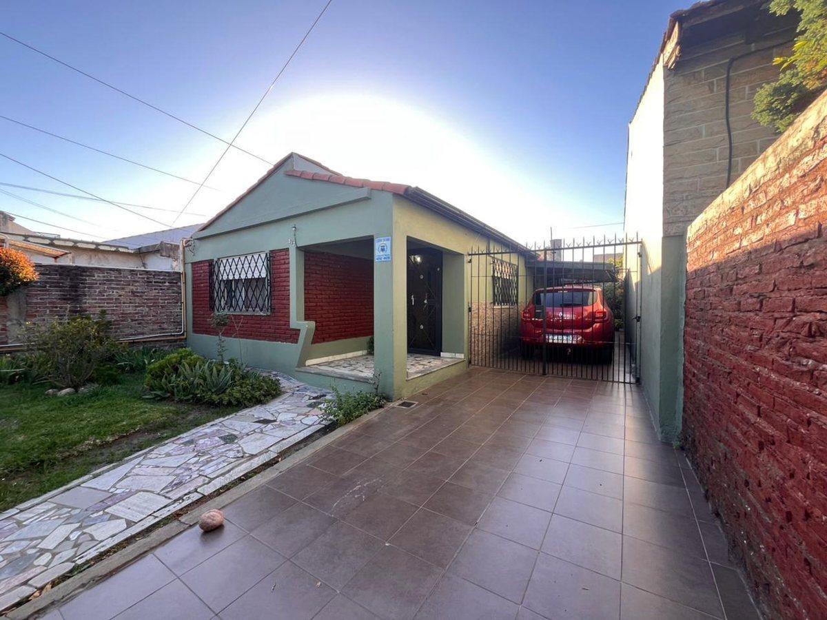 Foto de VENTA EN BLOQUE 2 CASAS EN LOTE PROPIO, imagen 1