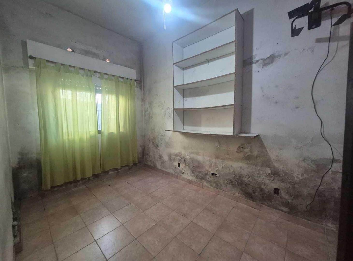 Foto de PH INTERNO 4 AMBIENTES A REFACCIONAR CON TERRENO., imagen 4