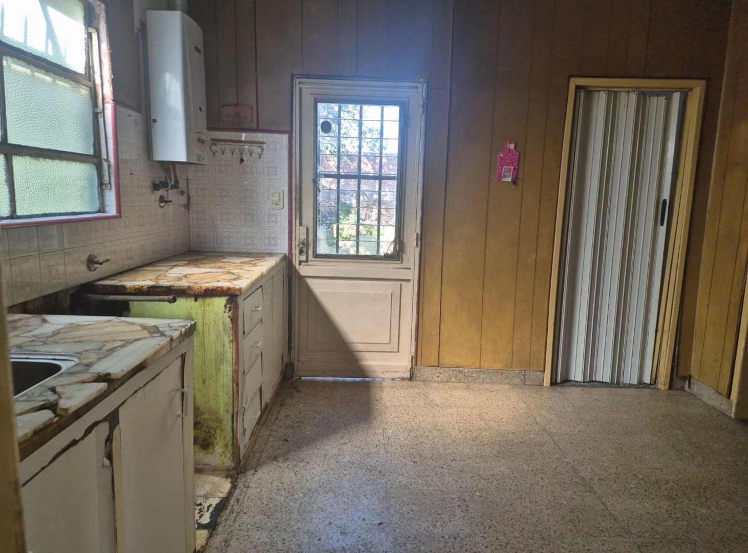 Foto de PH INTERNO 4 AMBIENTES A REFACCIONAR CON TERRENO., imagen 5