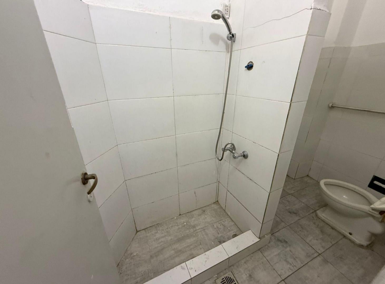 Foto de PH 2 ambientes en venta Valentin Alsina, imagen 4