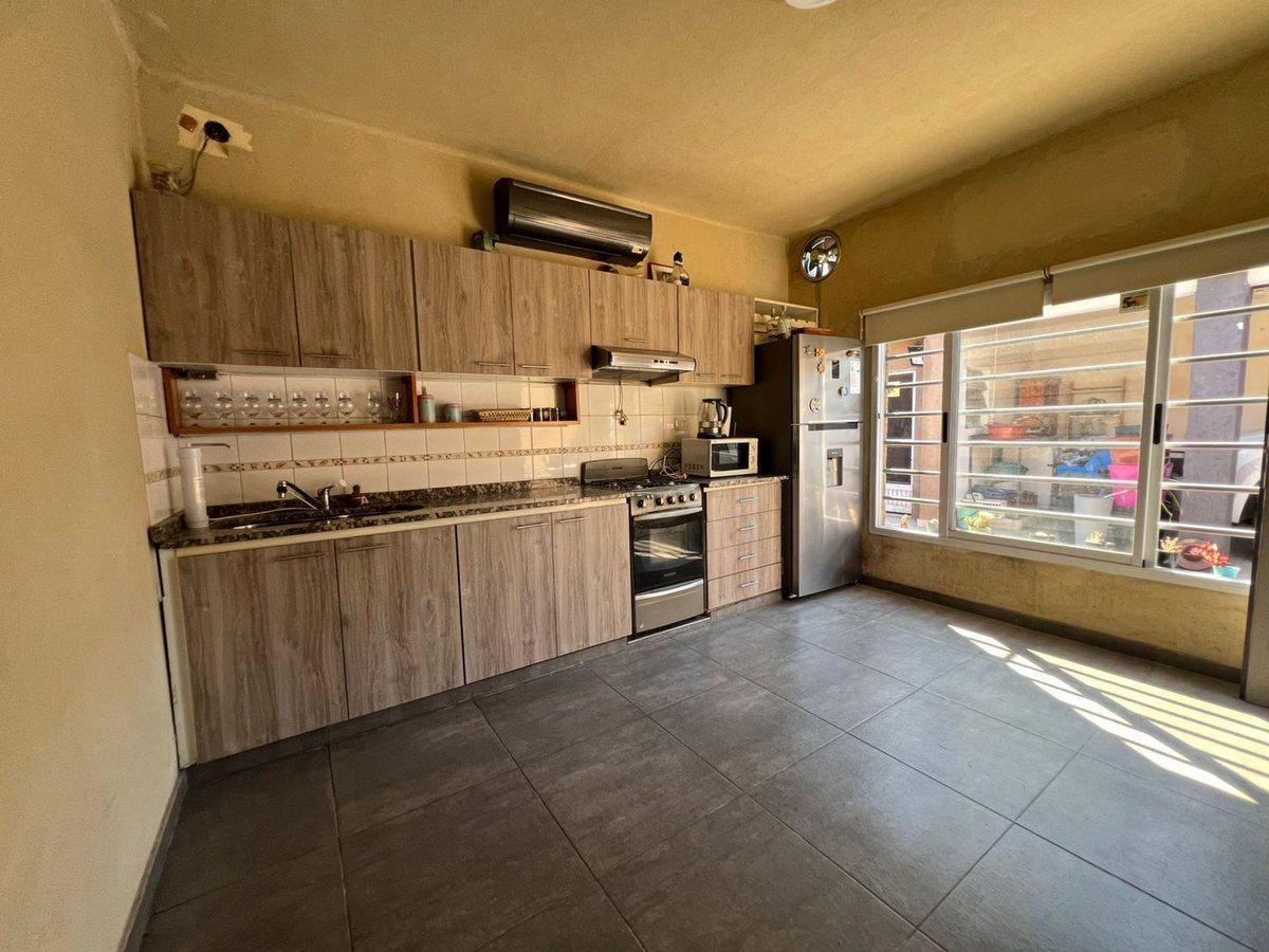 Foto de CASA EN VENTA 5 AMB, imagen 2