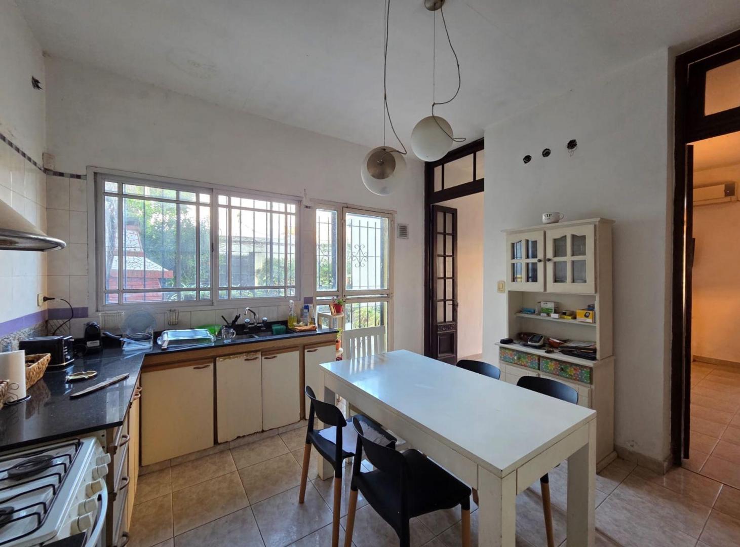 Foto de Casa 4 ambientes con cochera y patio en V. Alsina, imagen 4