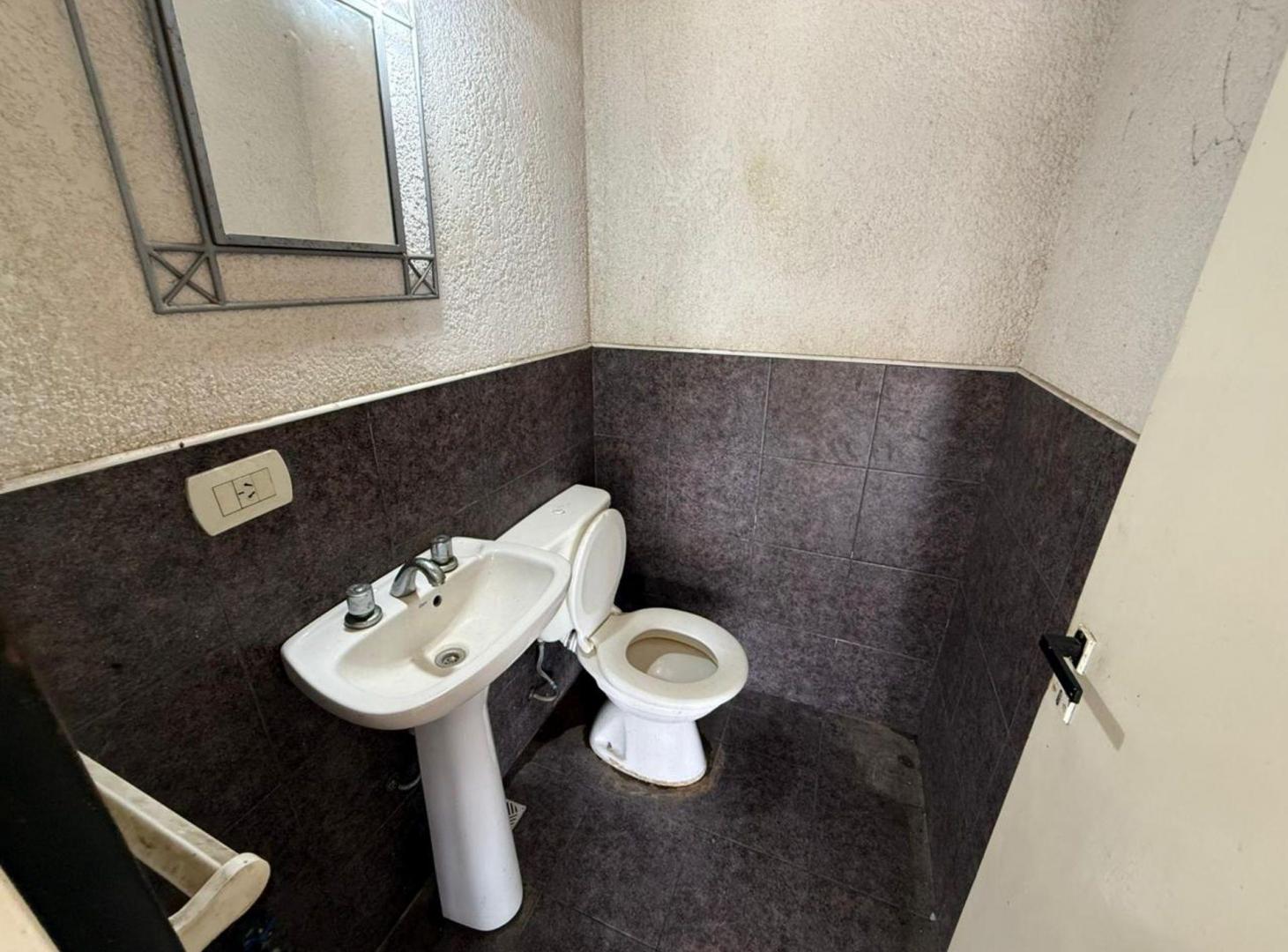 Local en alquiler 90 m2 Av. Hipolito Yrigoyen