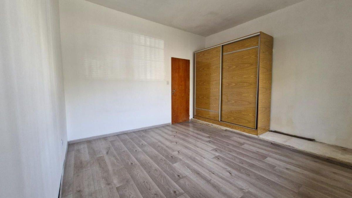 Foto de casa en venta 3 ambientes con parque en Lanus O, imagen 3